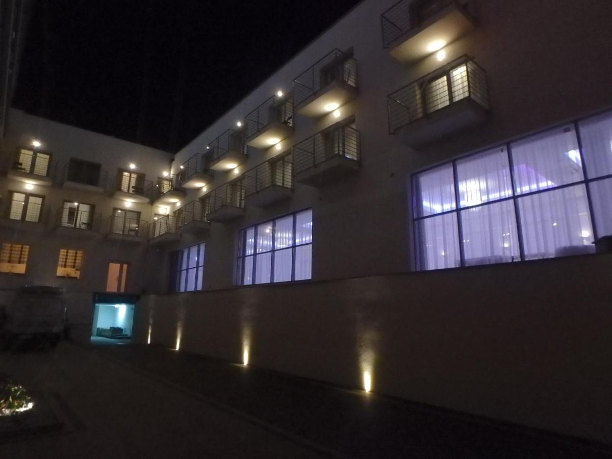 Aparthotel Przy Plazy เมียนซิดดรอแย ภายนอก รูปภาพ